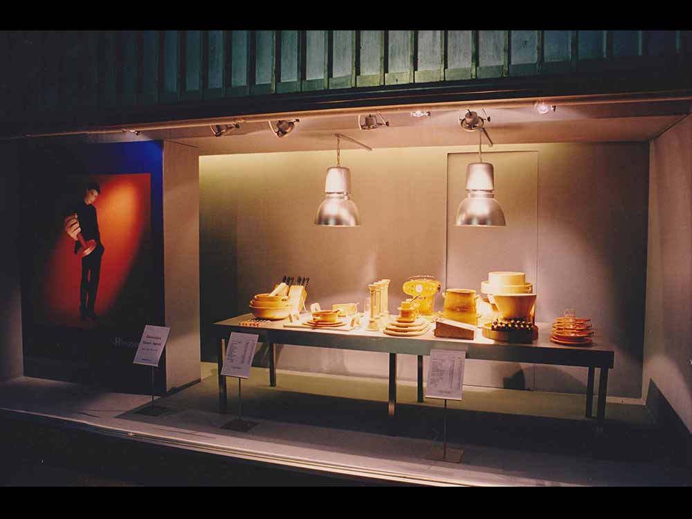 A Milano le lampade di design illuminano le vetrine di Rinascente - Cose di  Casa